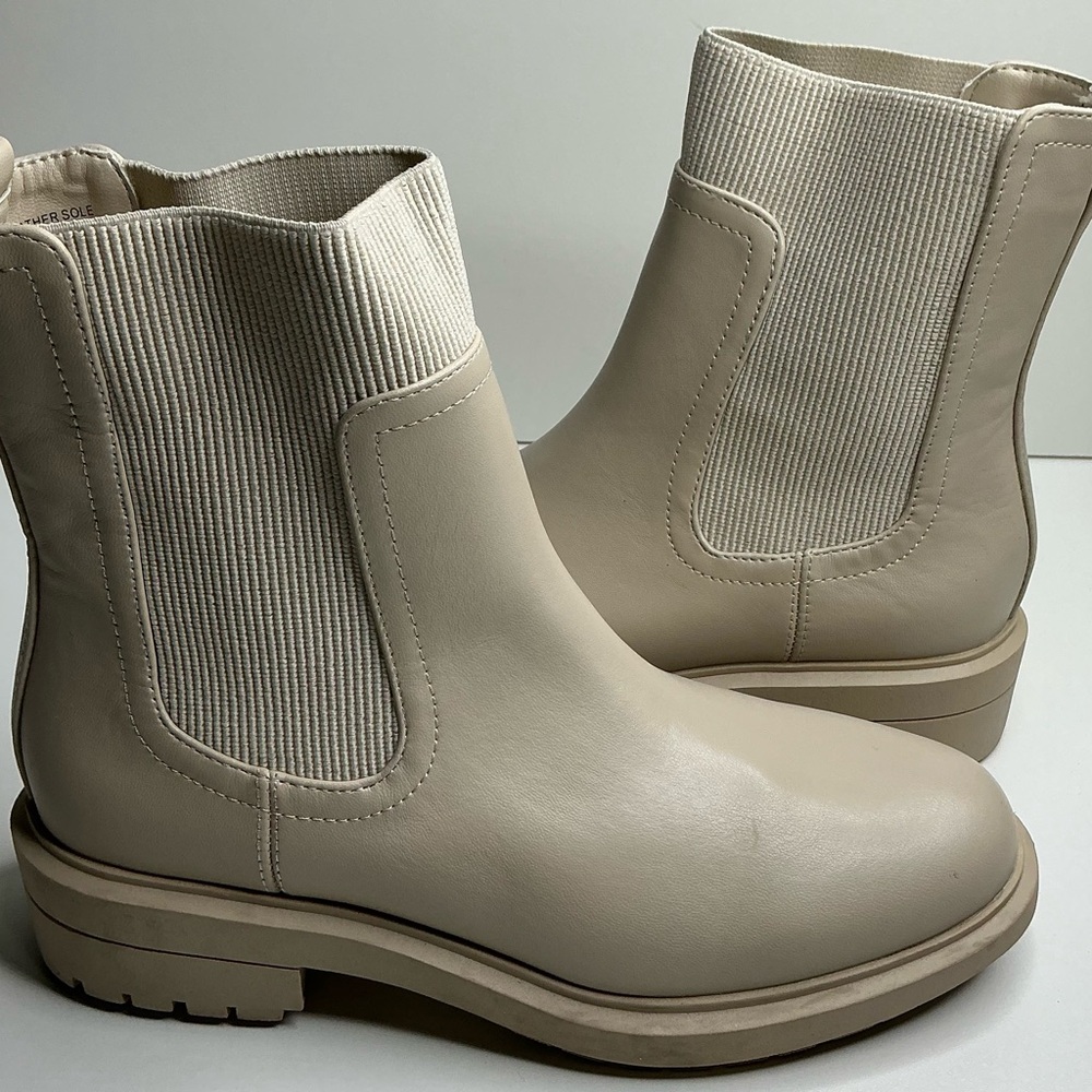 Alfani Tackoma Womens Lug Bootie Bone Faux Leather 6.5 M New